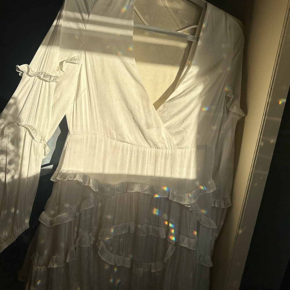 White tiered dress - Picture 6 of 8